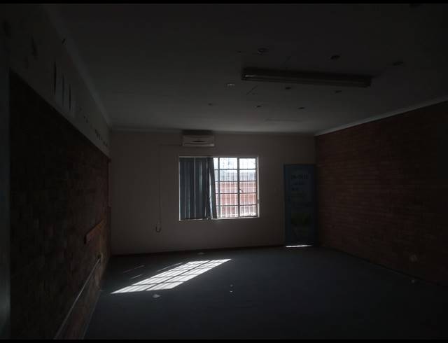 348M² BUILDING TO LET IN APEX